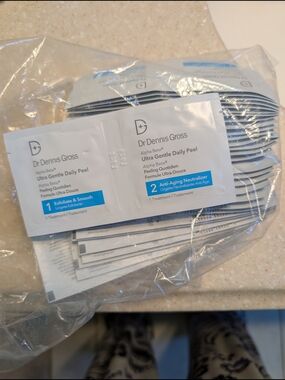 Dr. Dennis Gross Ultra Gentle Daily Peel - Single Use Sachets - 30 Count